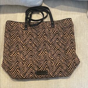 Fun Vera Bradley Chevron Patterned Tote Bag